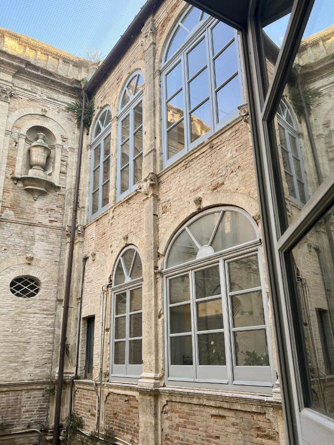 לוצ'רה B&B Palazzo Lombardi מראה חיצוני תמונה